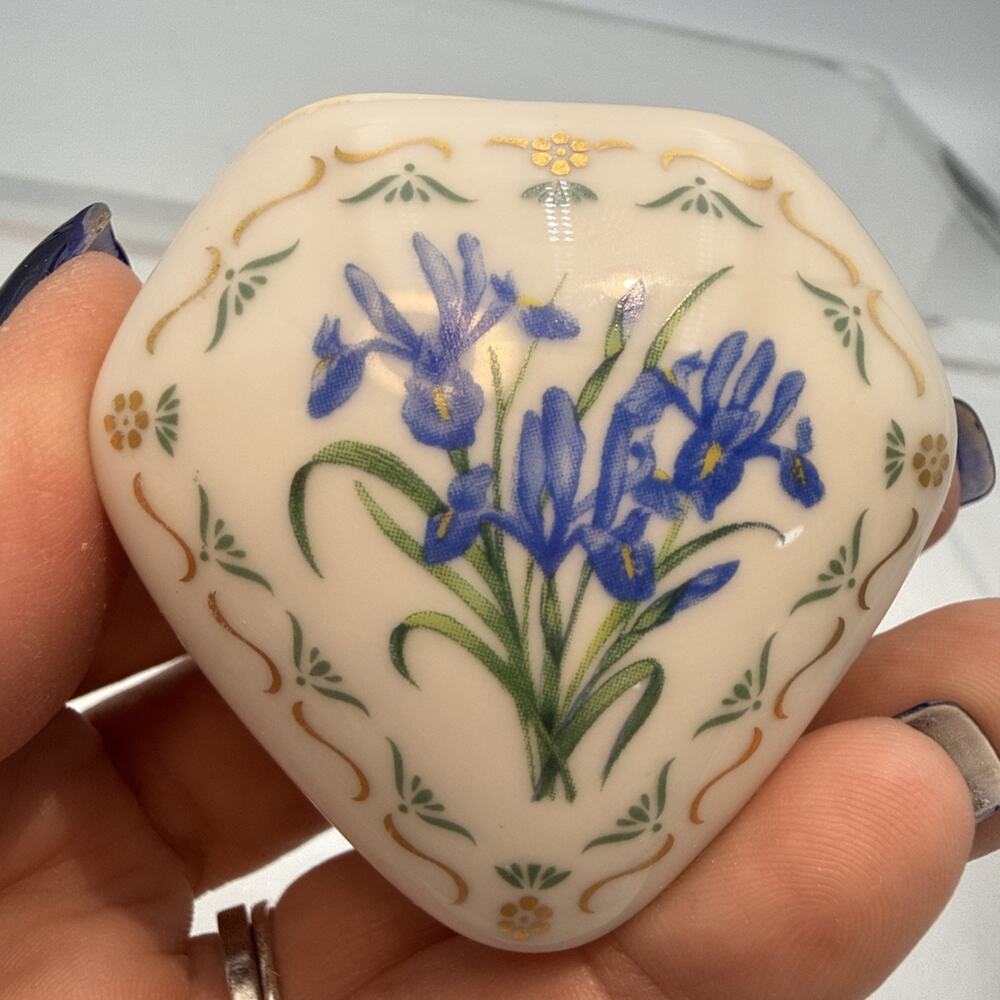 DAR Limoges Porcelain Iris Trinket Box Vtg 1981 Flowers Of Colonial America